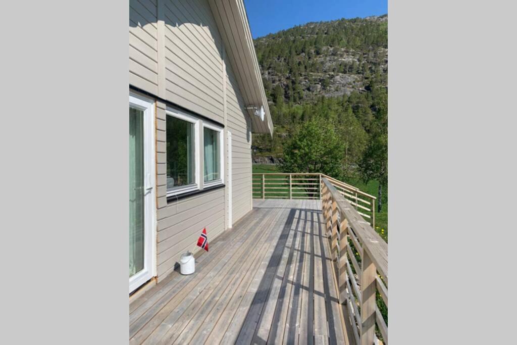 Efjord And Stetind Resort - Cabin Kobbernestinden Ballangen Exteriör bild
