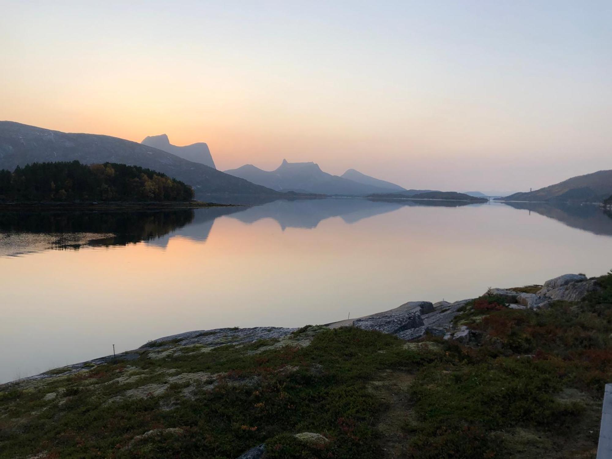 Efjord And Stetind Resort - Cabin Kobbernestinden Ballangen Exteriör bild